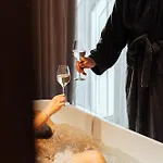 호텔 Cosmopolite Nieuwpoort-bad 4*